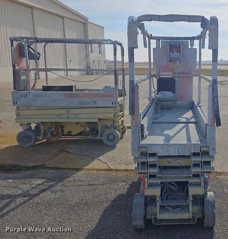 image for item OJ9727 2007 JLG 1930ES scissor lift