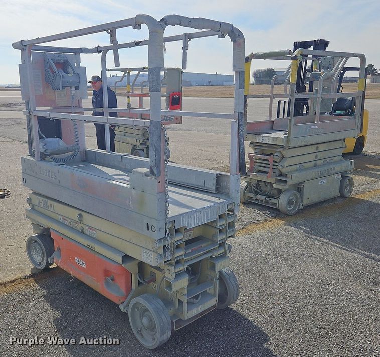 image for item OJ9727 2007 JLG 1930ES scissor lift