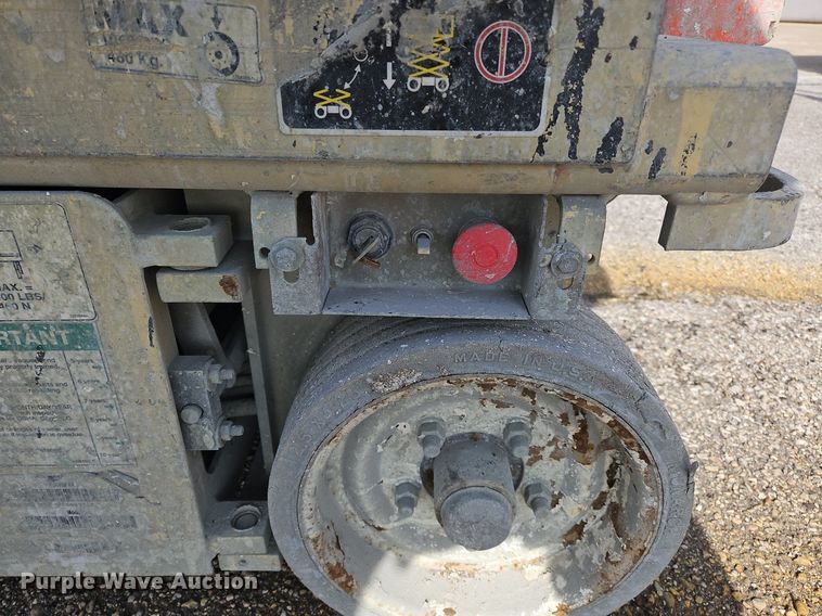 image for item OJ9728 2001 JLG 1932E2 scissor lift