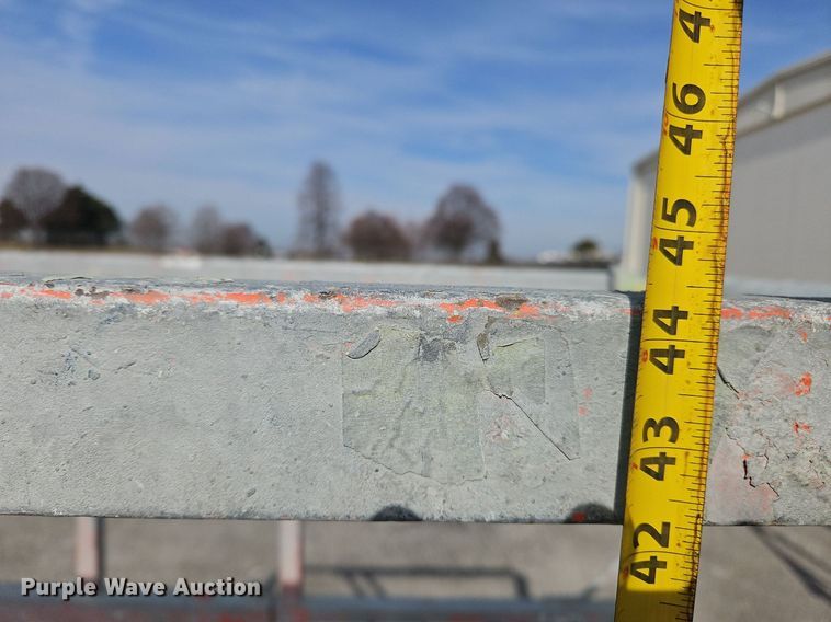 image for item OJ9728 2001 JLG 1932E2 scissor lift