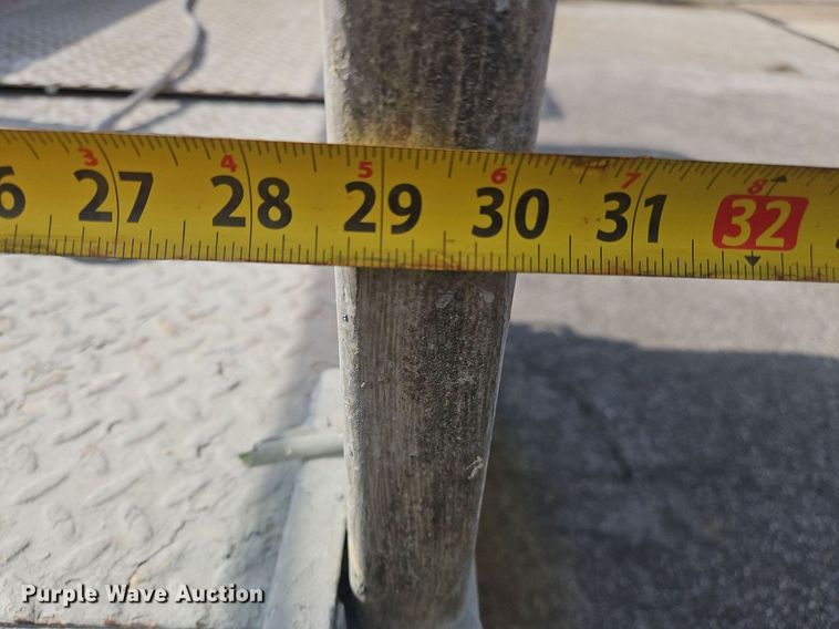 image for item OJ9728 2001 JLG 1932E2 scissor lift