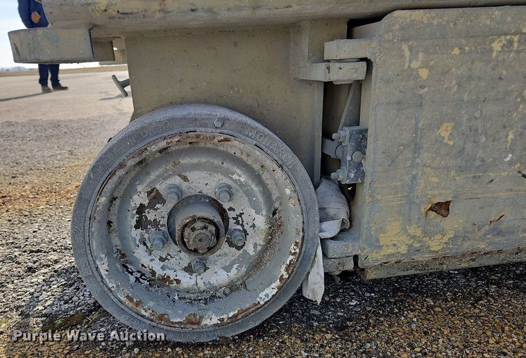 image for item OJ9728 2001 JLG 1932E2 scissor lift