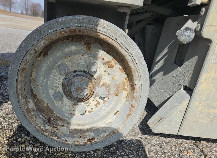 image for item OJ9728 2001 JLG 1932E2 scissor lift