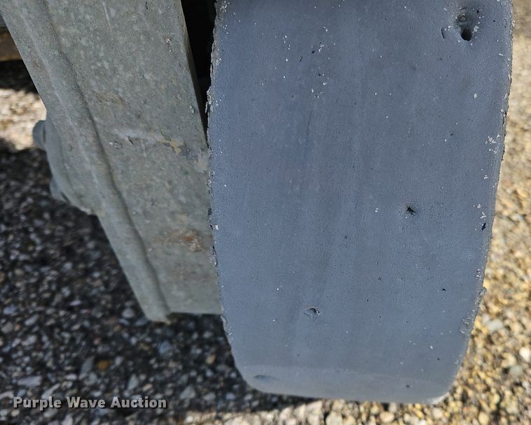 image for item OJ9728 2001 JLG 1932E2 scissor lift