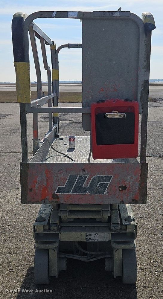 image for item OJ9729 2000 JLG 1932E2 scissor lift