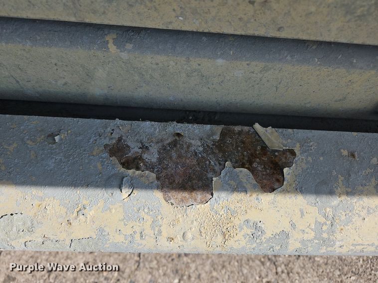 image for item OJ9729 2000 JLG 1932E2 scissor lift