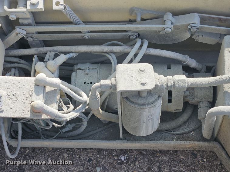 image for item OJ9729 2000 JLG 1932E2 scissor lift