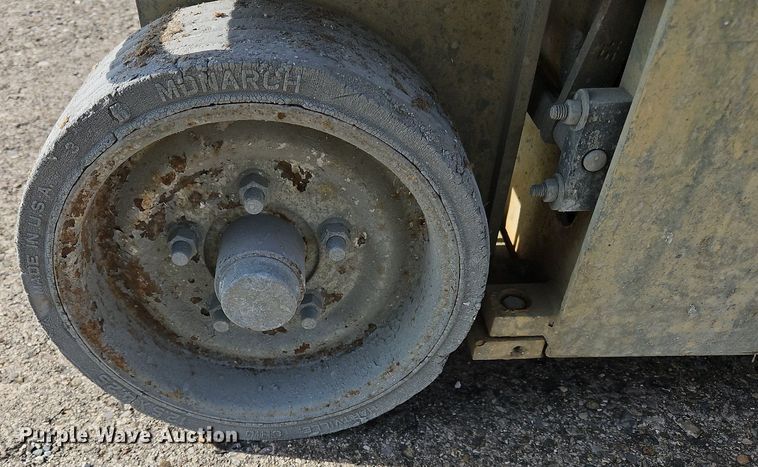 image for item OJ9729 2000 JLG 1932E2 scissor lift