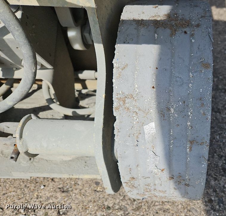 image for item OJ9729 2000 JLG 1932E2 scissor lift