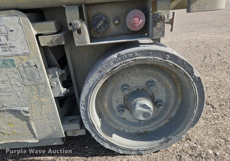 image for item OJ9729 2000 JLG 1932E2 scissor lift