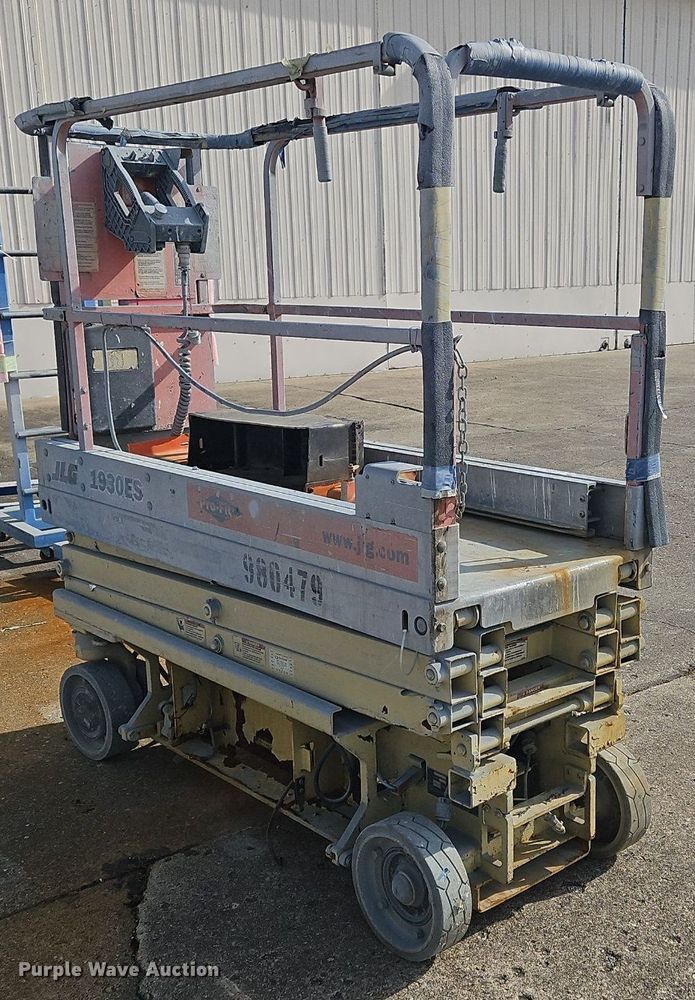 image for item OJ9730 2007 JLG 1930ES scissor lift