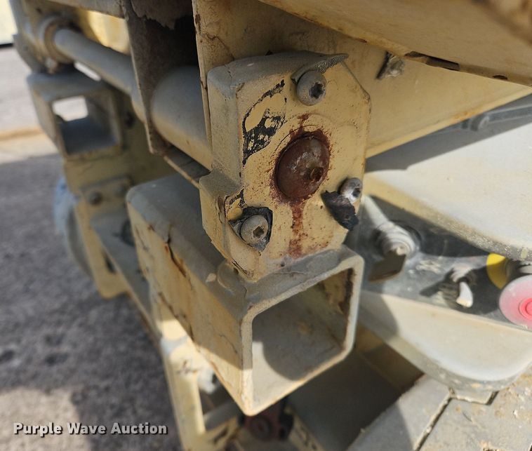 image for item OJ9730 2007 JLG 1930ES scissor lift