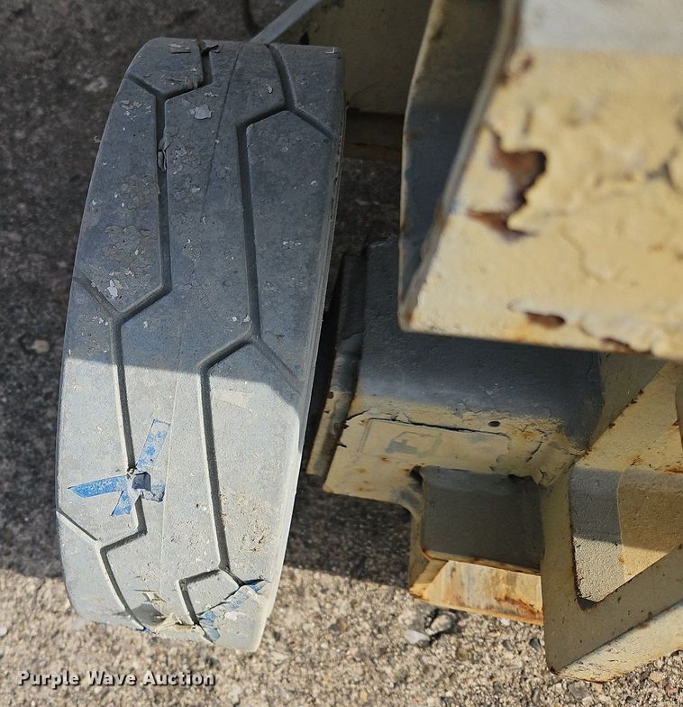 image for item OJ9730 2007 JLG 1930ES scissor lift