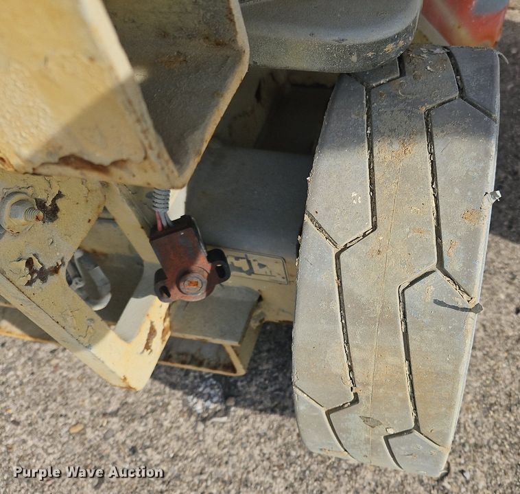 image for item OJ9730 2007 JLG 1930ES scissor lift