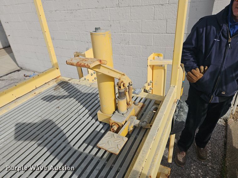 image for item OJ9733 Tronair 04-5039-5111 aircraft maintenance platform