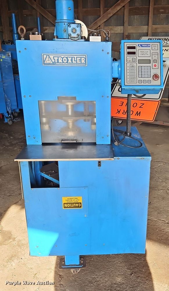 image for item OJ9735 Troxler 4140 gyratory compactor