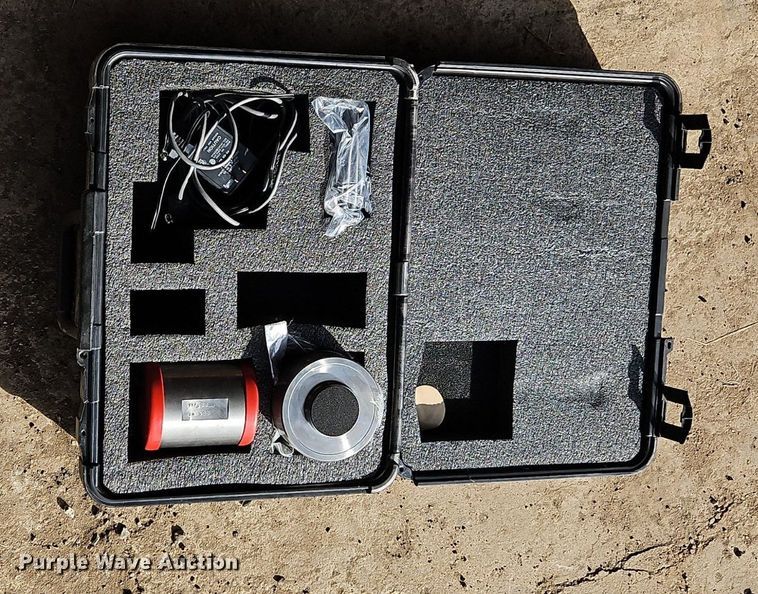 image for item OJ9736 Troxler 4141 gyratory compactor