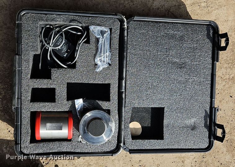 image for item OJ9736 Troxler 4141 gyratory compactor