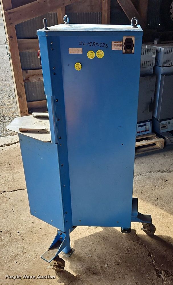 image for item OJ9737 Troxler 4141 gyratory compactor