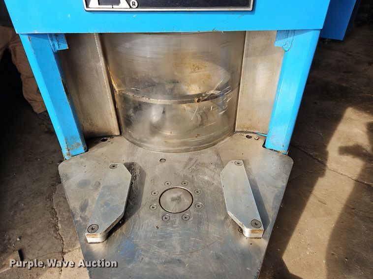 image for item OJ9737 Troxler 4141 gyratory compactor