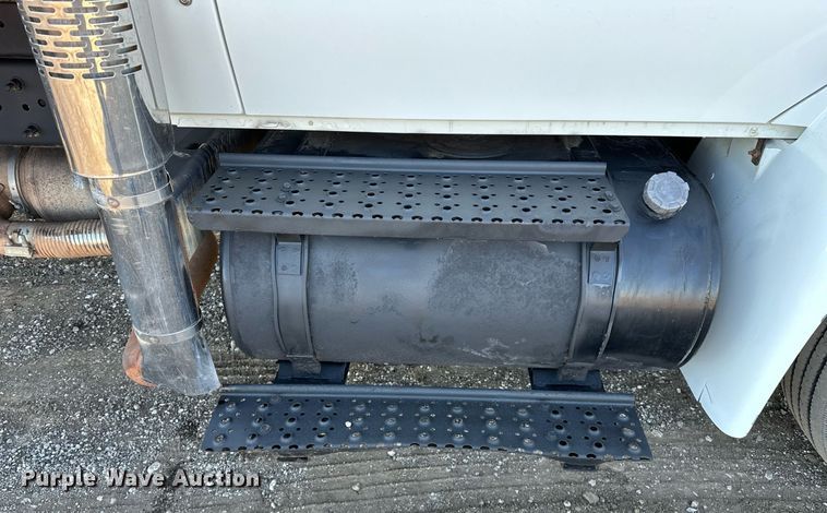 image for item OM9786 2008 International  4300M7 SBA dump truck