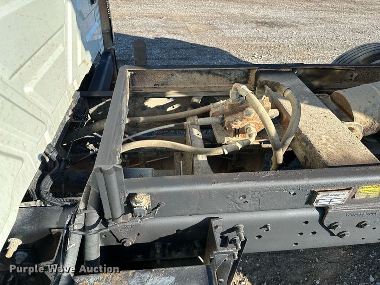 image for item OM9786 2008 International  4300M7 SBA dump truck