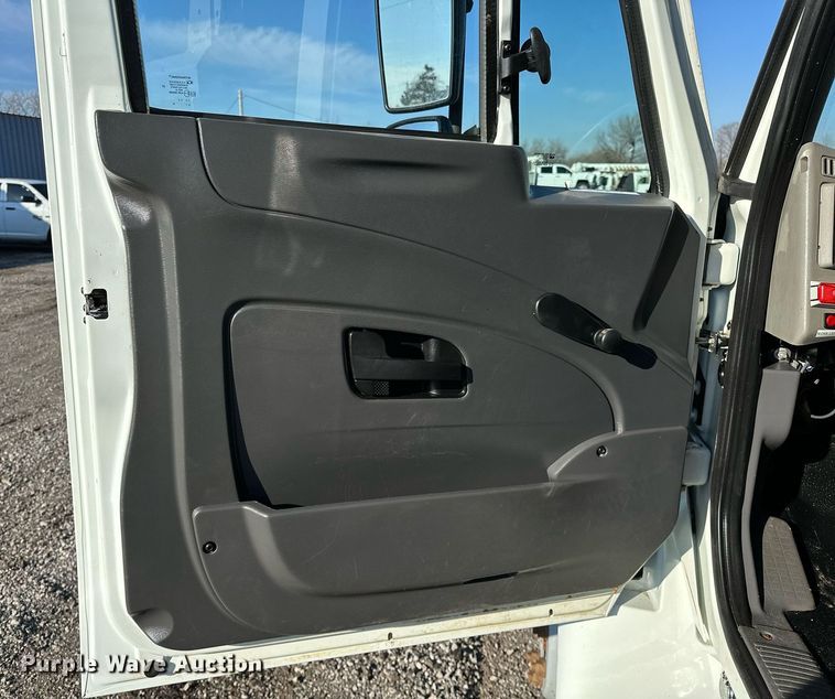 image for item OM9786 2008 International  4300M7 SBA dump truck