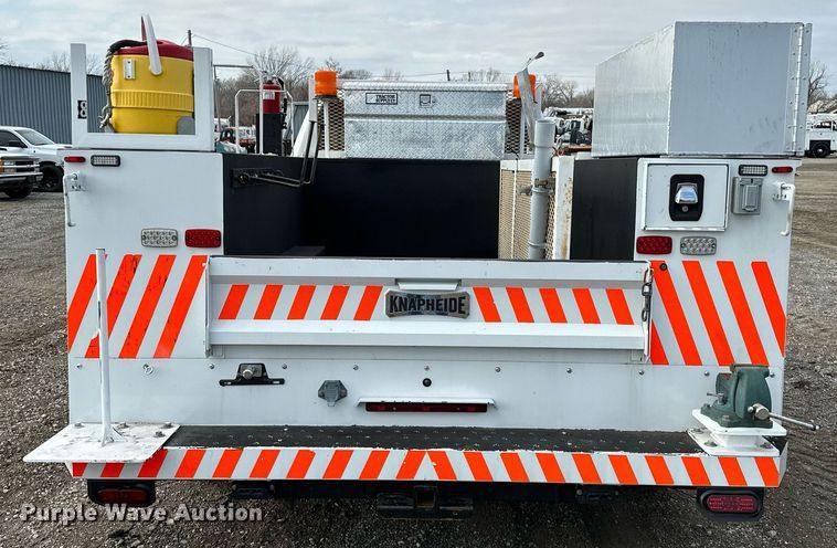 image for item OM9793 2019 Ford F350 Super Duty utility bed pickup truck