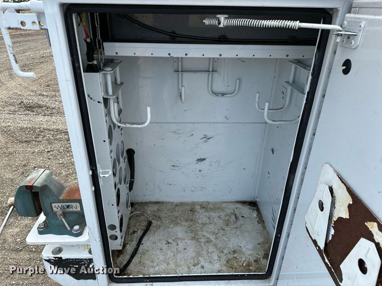 image for item OM9793 2019 Ford F350 Super Duty utility bed pickup truck