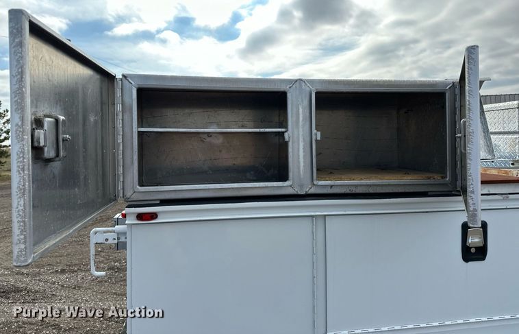 image for item OM9793 2019 Ford F350 Super Duty utility bed pickup truck