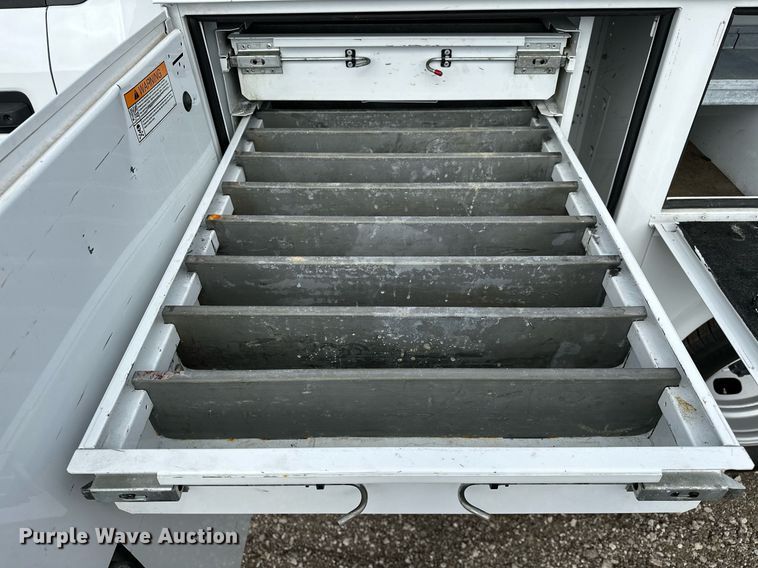 image for item OM9793 2019 Ford F350 Super Duty utility bed pickup truck