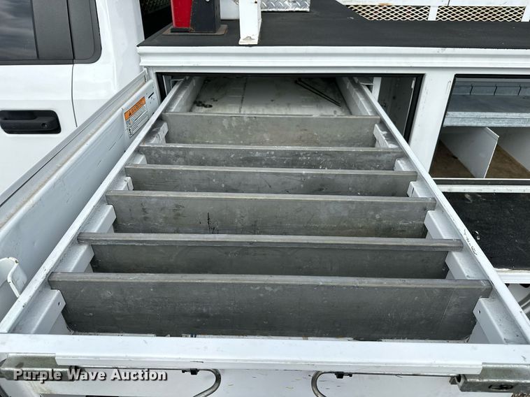 image for item OM9793 2019 Ford F350 Super Duty utility bed pickup truck