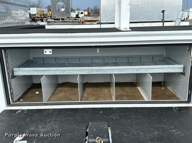 image for item OM9793 2019 Ford F350 Super Duty utility bed pickup truck