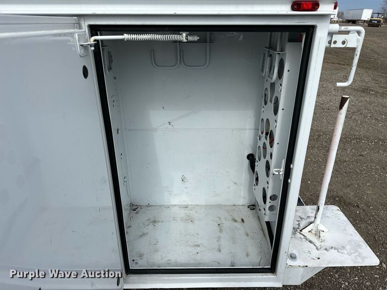 image for item OM9793 2019 Ford F350 Super Duty utility bed pickup truck