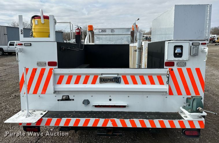 image for item OM9793 2019 Ford F350 Super Duty utility bed pickup truck