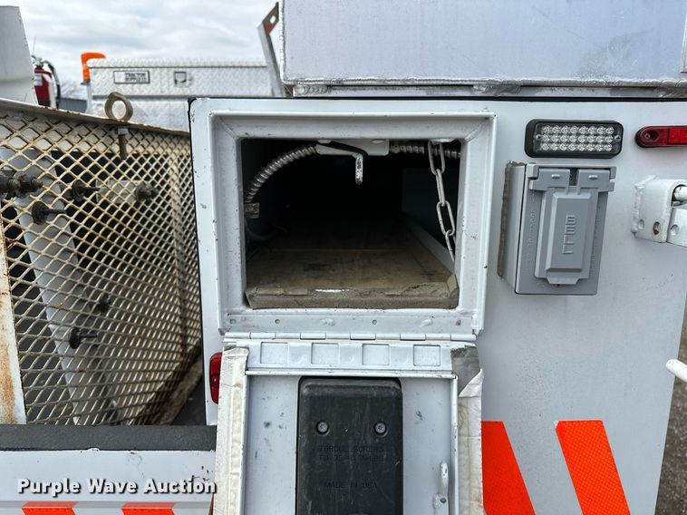 image for item OM9793 2019 Ford F350 Super Duty utility bed pickup truck