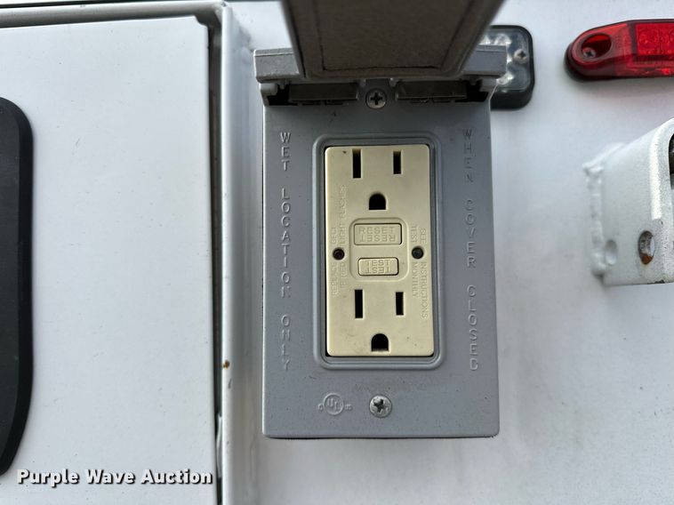 image for item OM9793 2019 Ford F350 Super Duty utility bed pickup truck