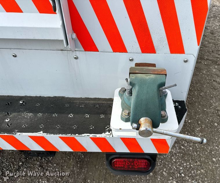 image for item OM9793 2019 Ford F350 Super Duty utility bed pickup truck