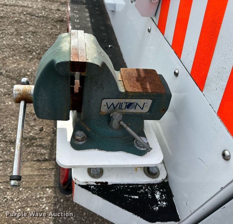 image for item OM9793 2019 Ford F350 Super Duty utility bed pickup truck