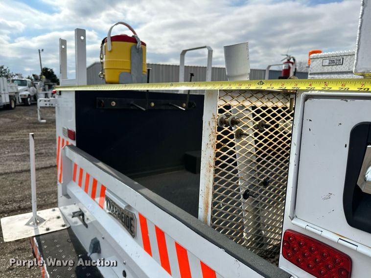 image for item OM9793 2019 Ford F350 Super Duty utility bed pickup truck