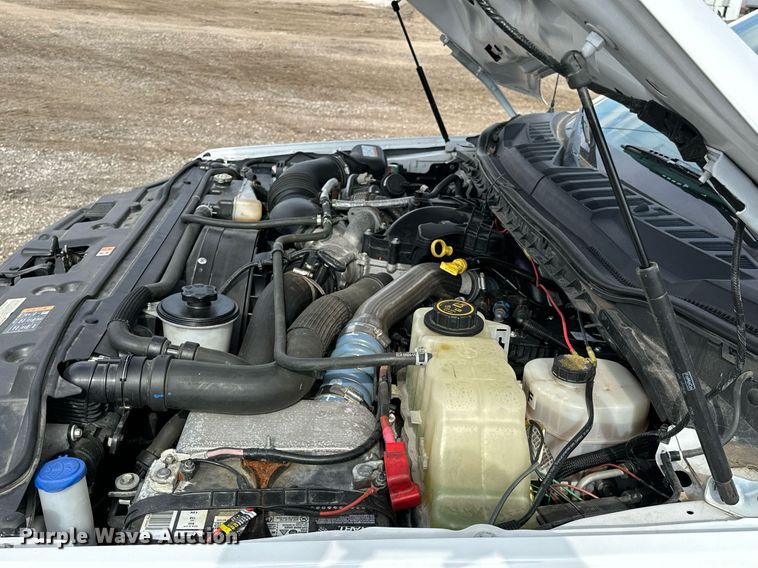 image for item OM9793 2019 Ford F350 Super Duty utility bed pickup truck