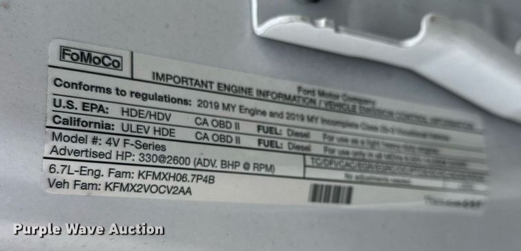 image for item OM9793 2019 Ford F350 Super Duty utility bed pickup truck