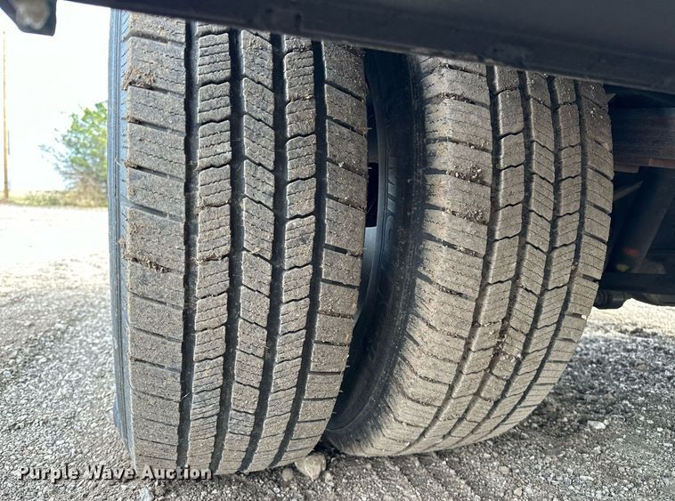 image for item OM9793 2019 Ford F350 Super Duty utility bed pickup truck