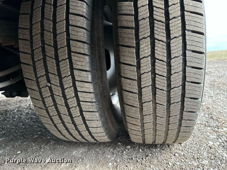 image for item OM9793 2019 Ford F350 Super Duty utility bed pickup truck