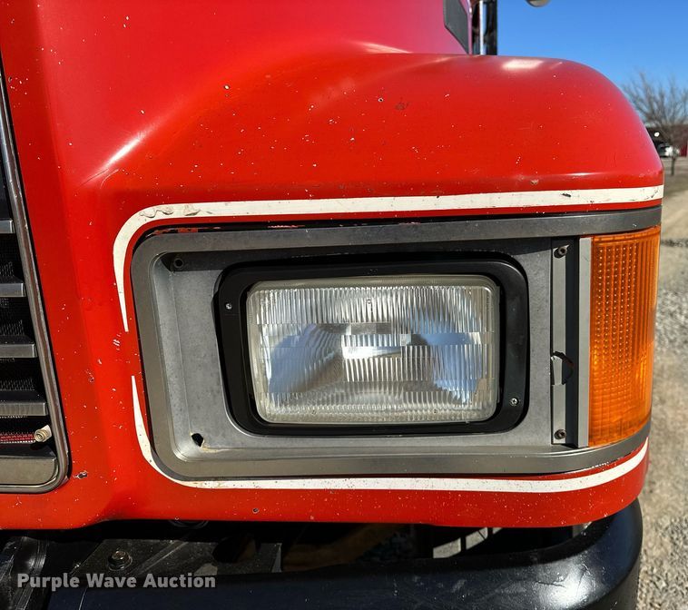 image for item OM9838 2002 Mack  CH613 vacuum truck