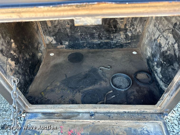 image for item OM9838 2002 Mack  CH613 vacuum truck