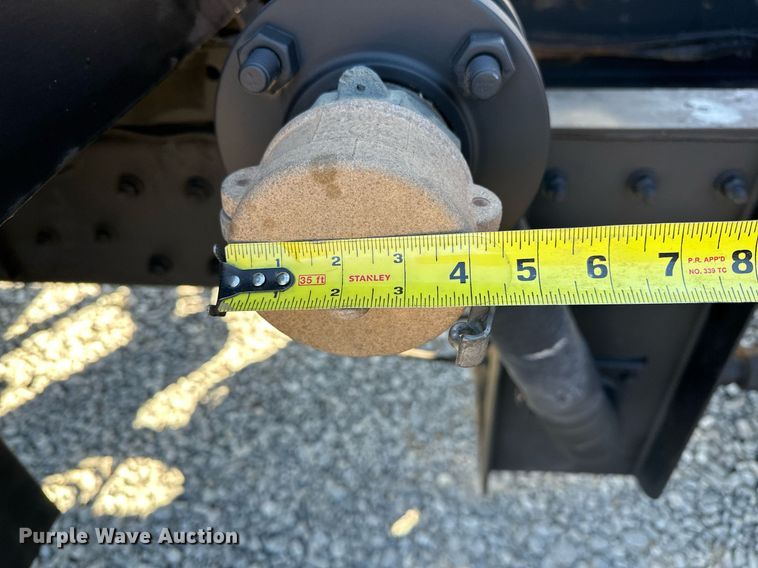 image for item OM9838 2002 Mack  CH613 vacuum truck