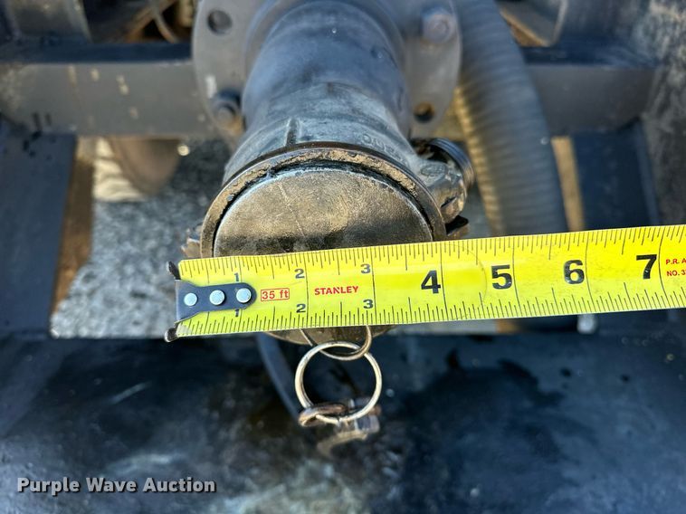 image for item OM9838 2002 Mack  CH613 vacuum truck