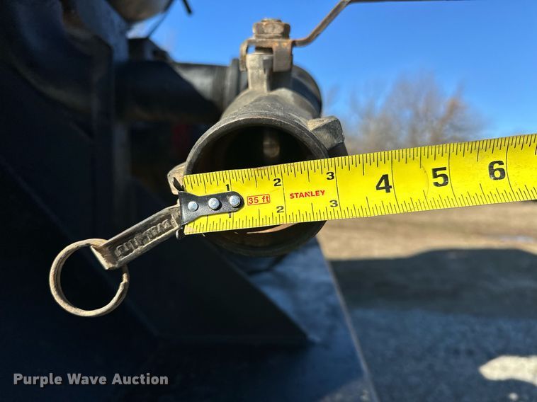 image for item OM9838 2002 Mack  CH613 vacuum truck