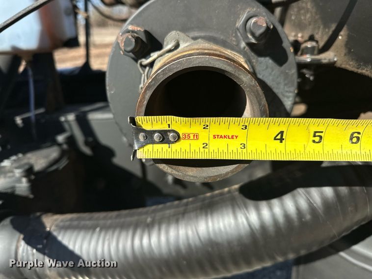 image for item OM9838 2002 Mack  CH613 vacuum truck